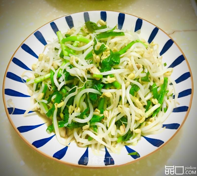 绿豆芽炒韭菜