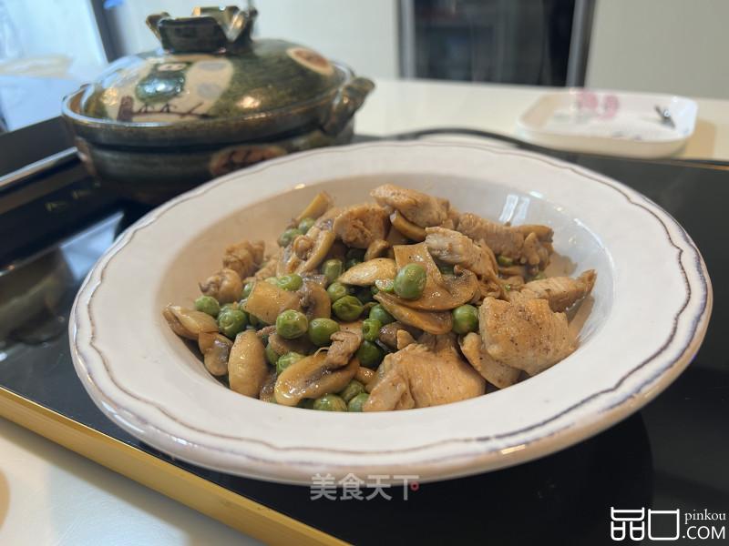 鸡胸肉炒口蘑