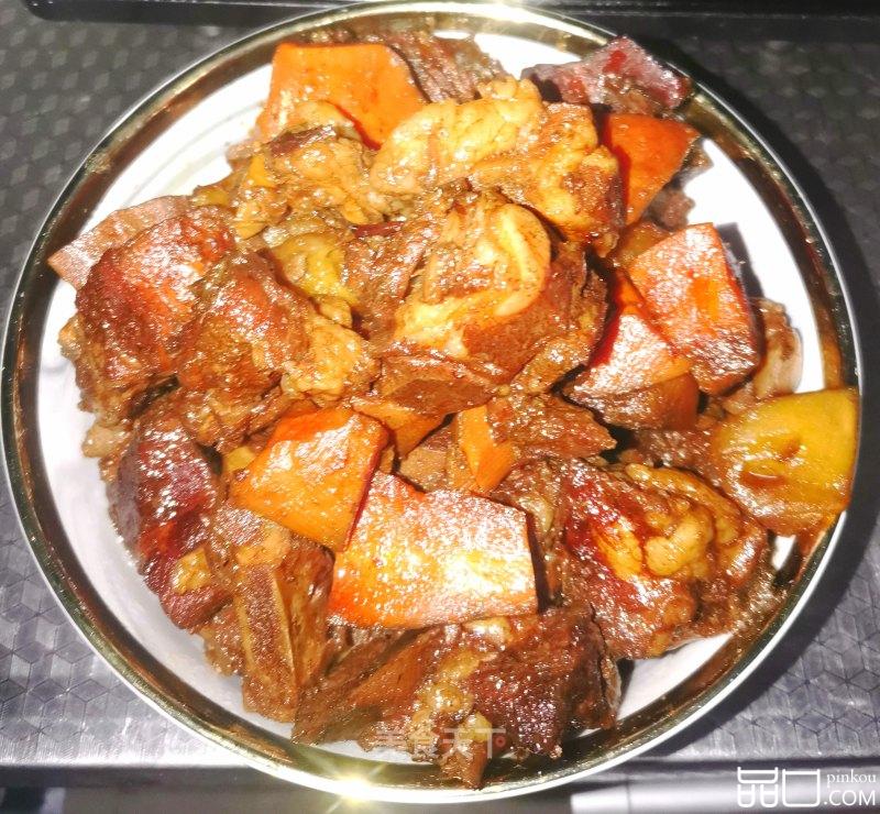 胡萝卜土豆炖脆骨