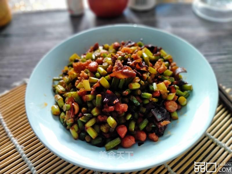 蒜薹丁酱炒肉末花生米