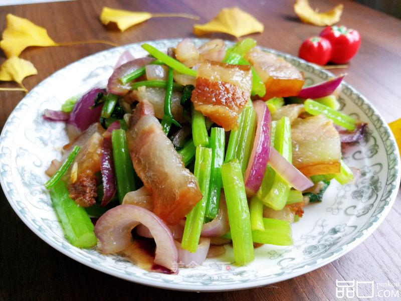 洋葱芹菜炒腊肉
