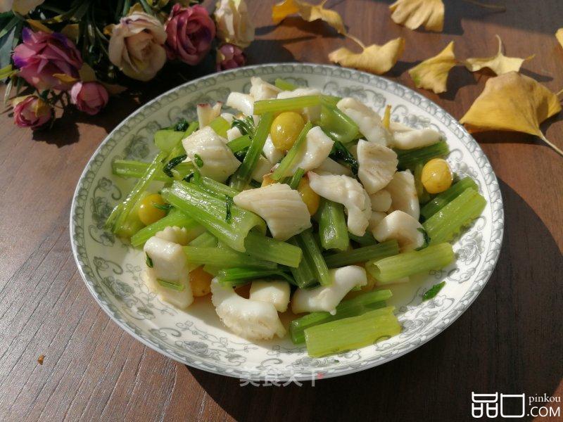 芹菜白果炒鱿鱼