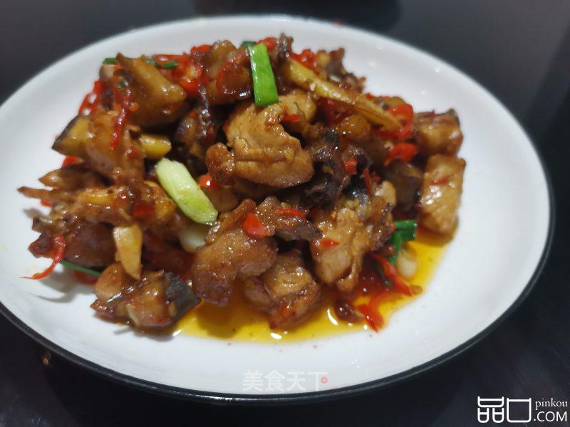 红辣椒炒鸡