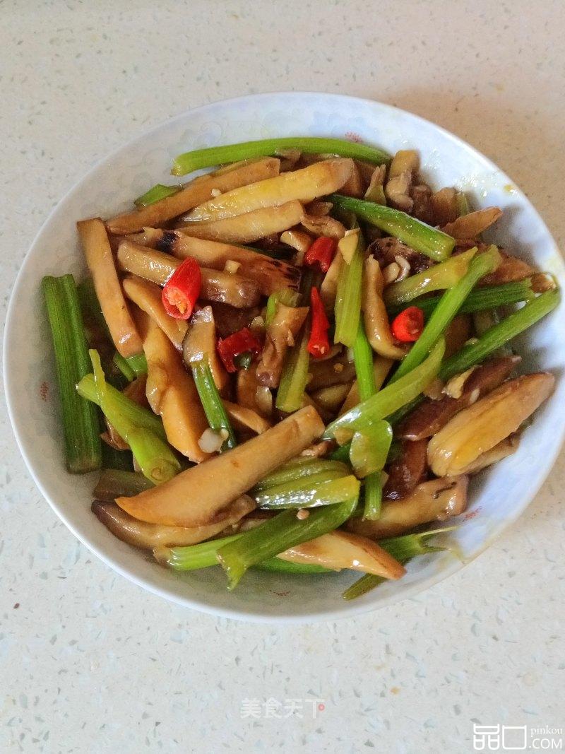 芹菜炒杏鲍菇