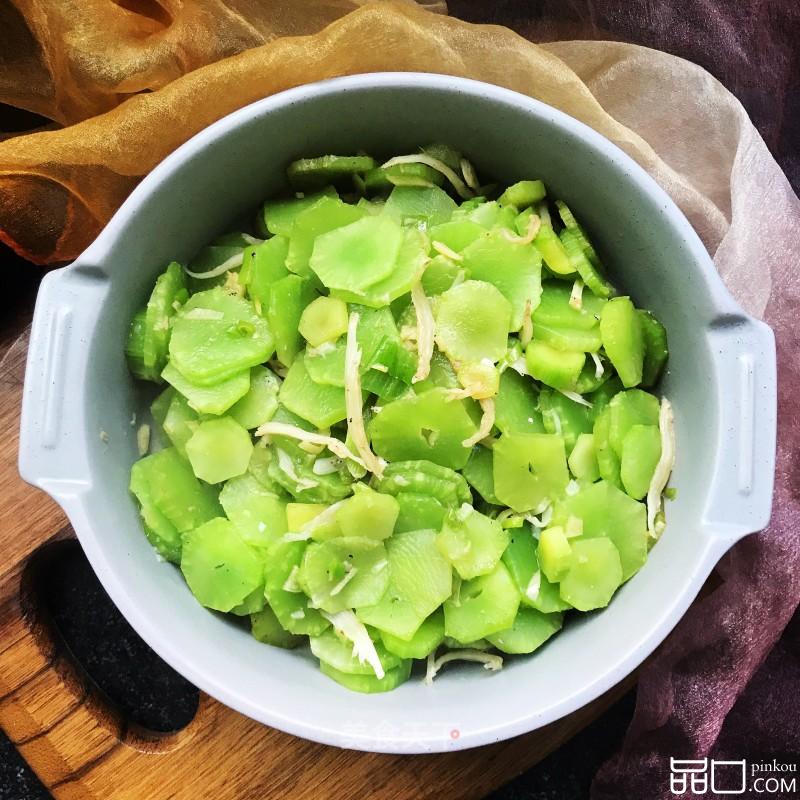 银鱼炒莴笋