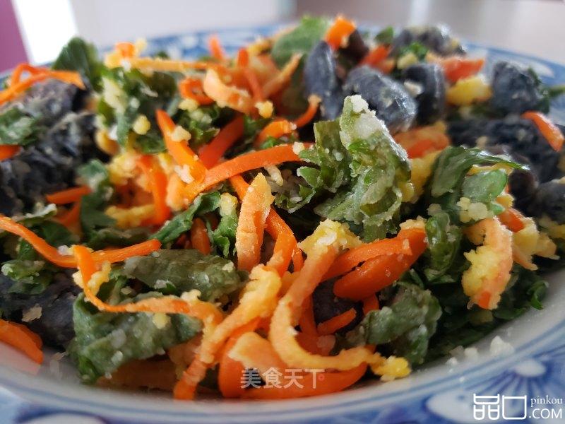 蒸胡萝卜丝芹菜叶木耳