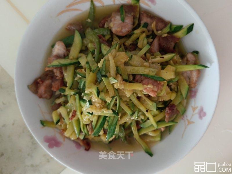 五花肉炒嫩南瓜