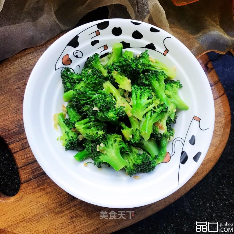 核桃油炒西兰花