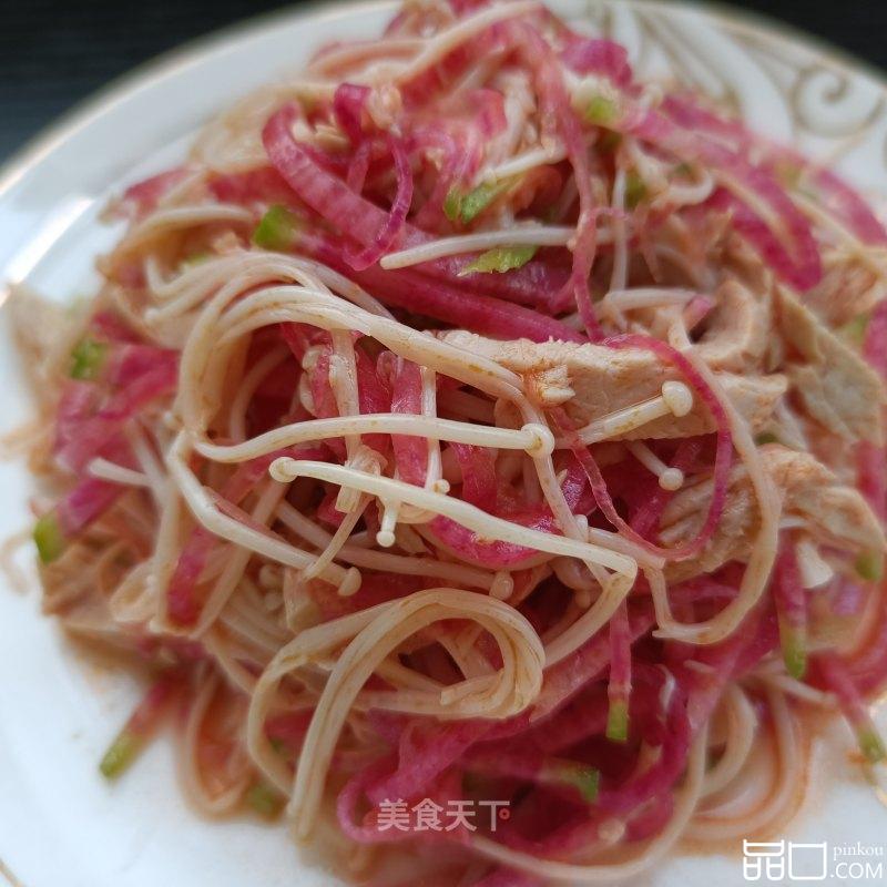 熟肉金针菇拌花心萝卜