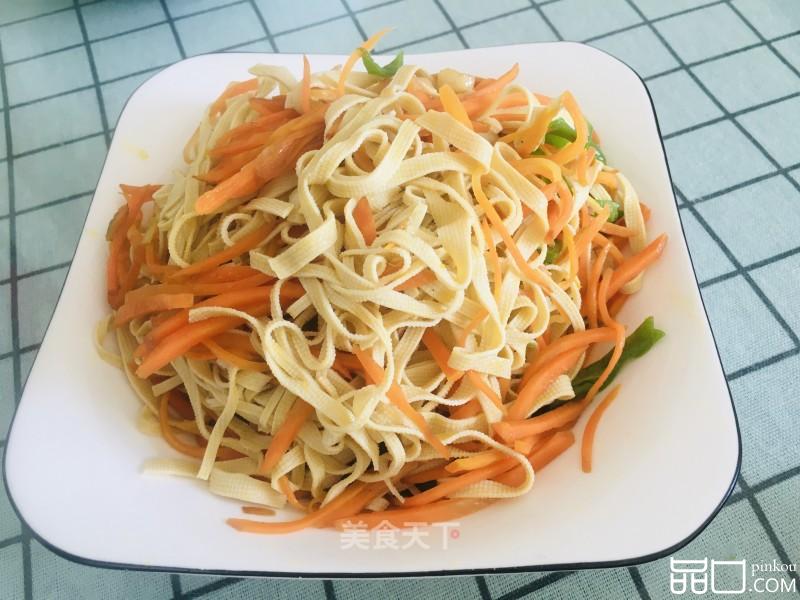 胡萝卜炒豆腐皮