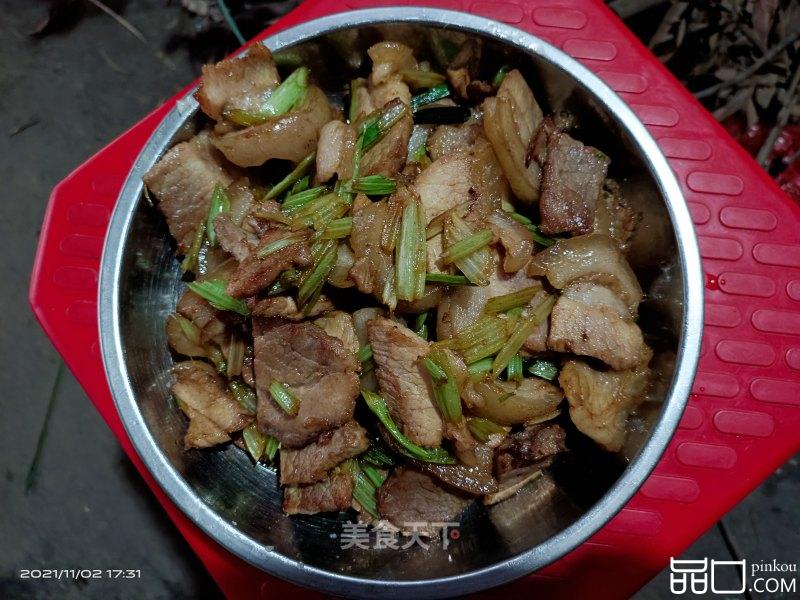 猪肉炒芹菜