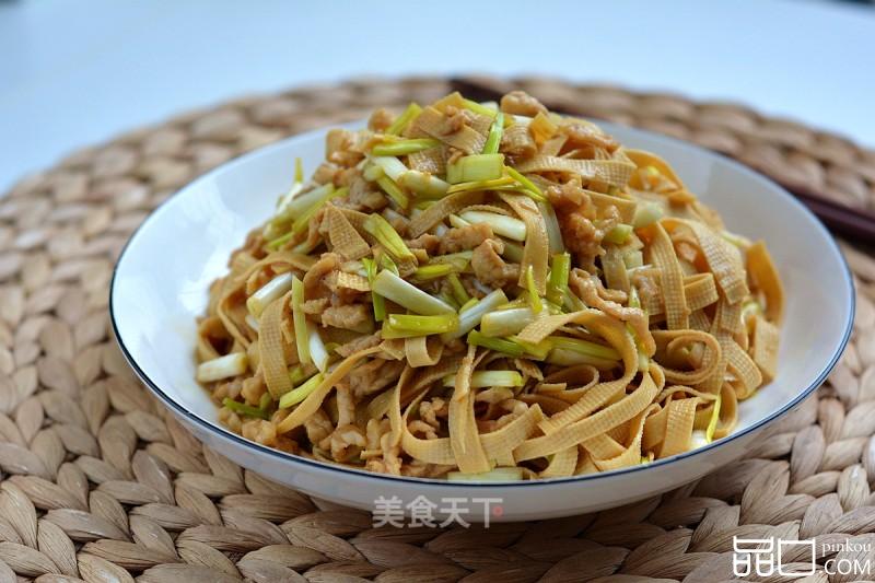 肉丝蒜黄炒豆腐丝