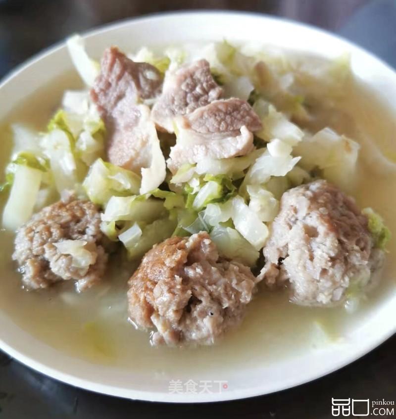 肉丸肉片炖白菜