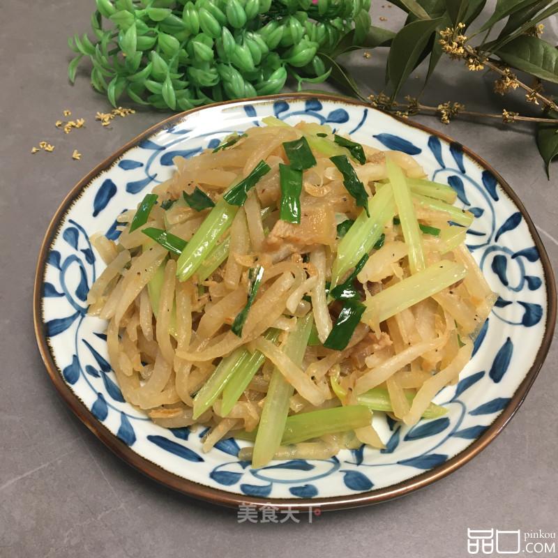 虾皮香芹炒萝卜
