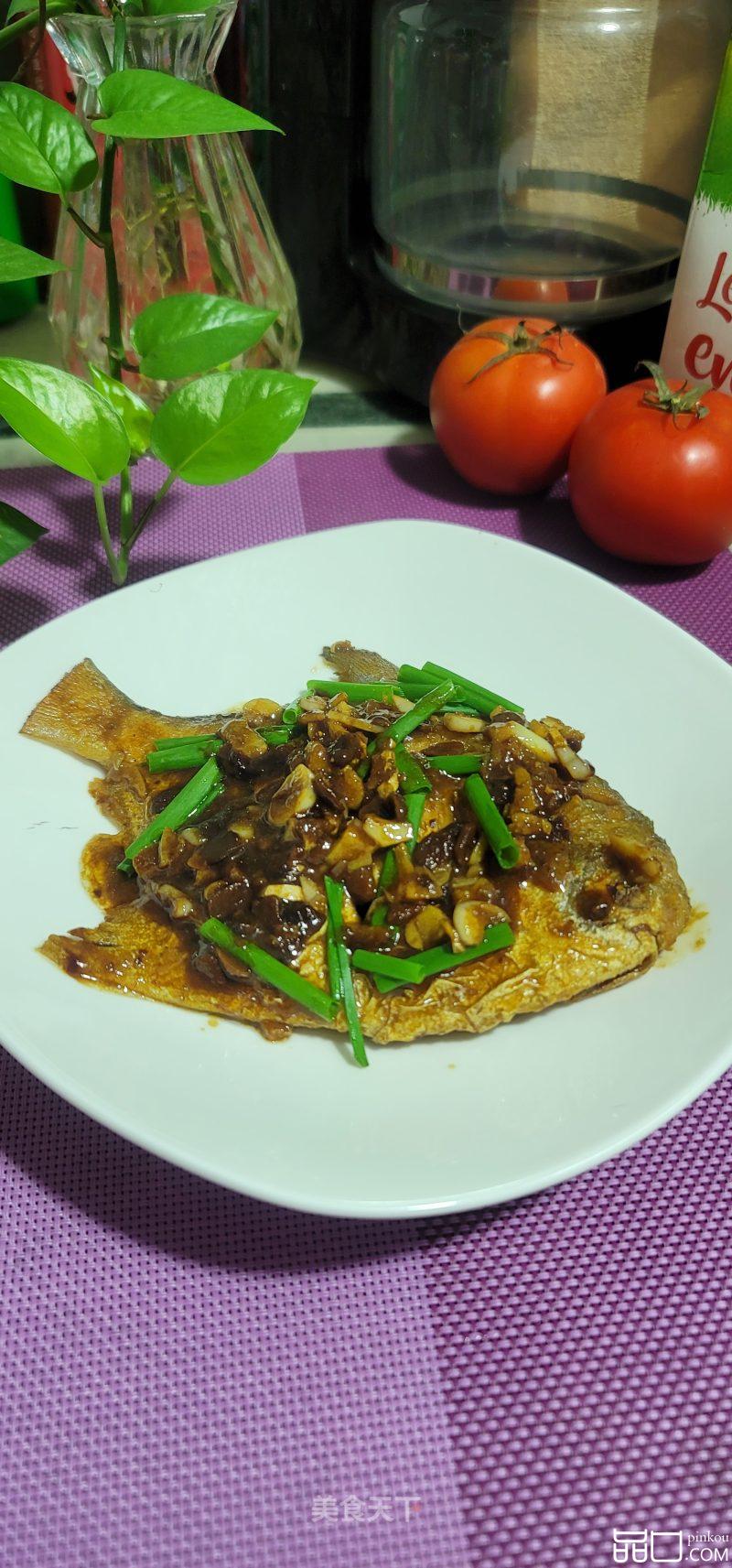 黄豆酱烧白鲳