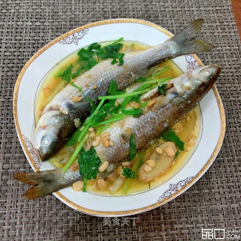 煎煮尖头鱼
