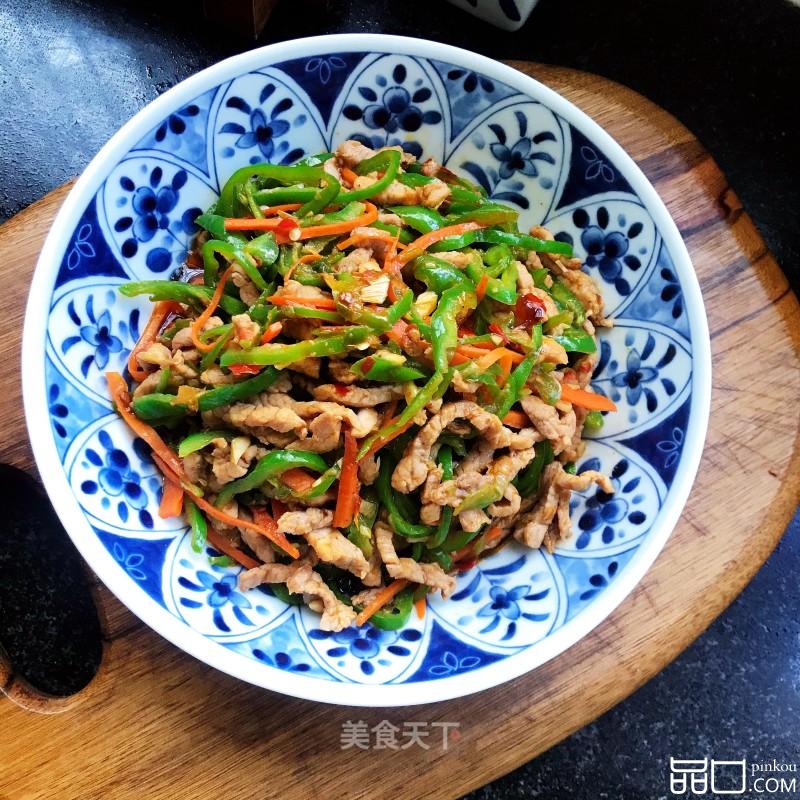 家常青椒炒肉丝