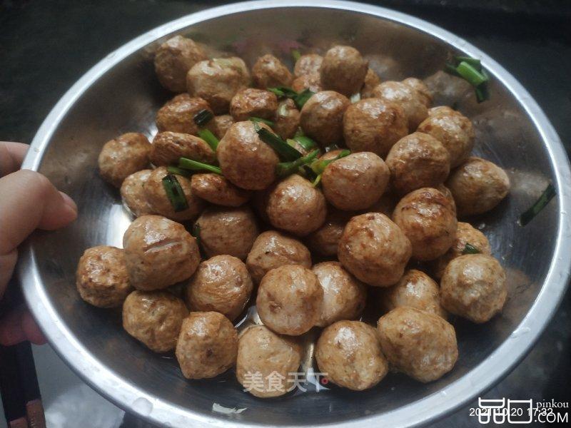 煎猪肉丸
