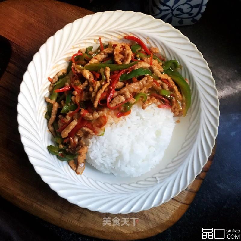 青椒肉丝盖饭