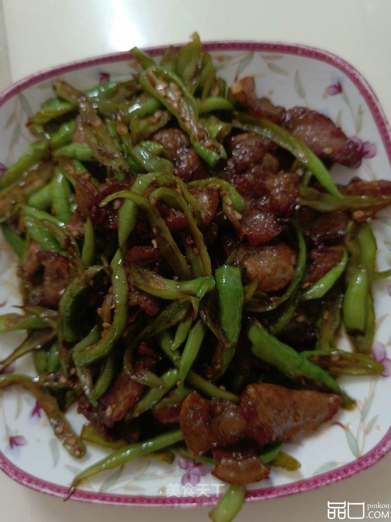 五花肉炒青椒