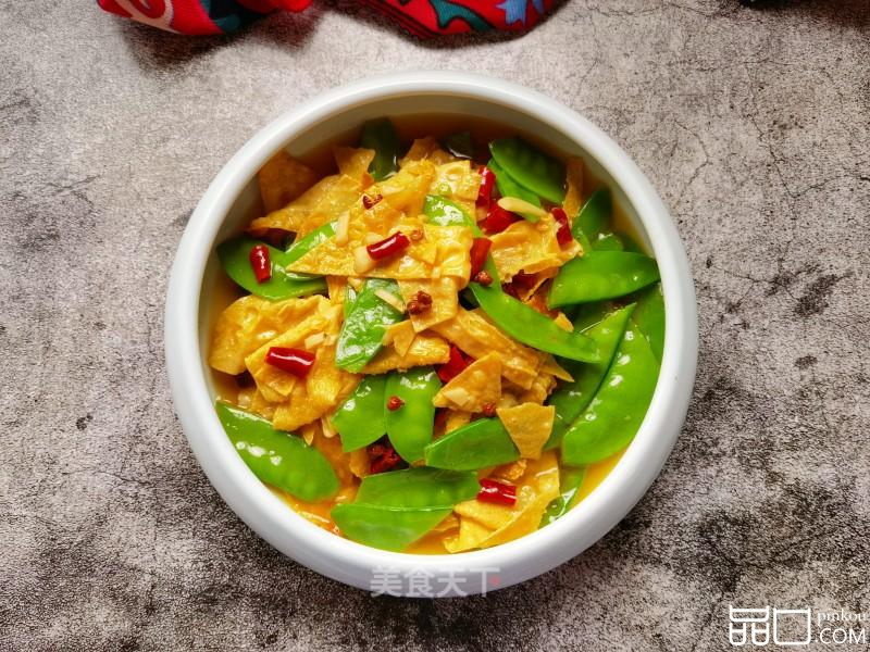 荷兰豆烩豆腐皮
