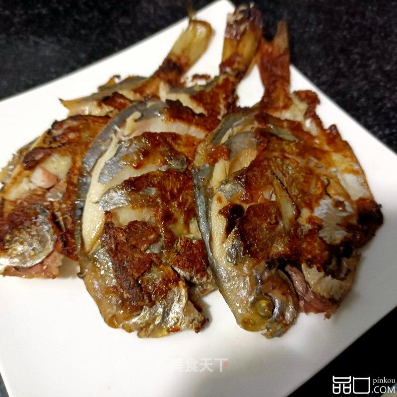 煎银鲳鱼