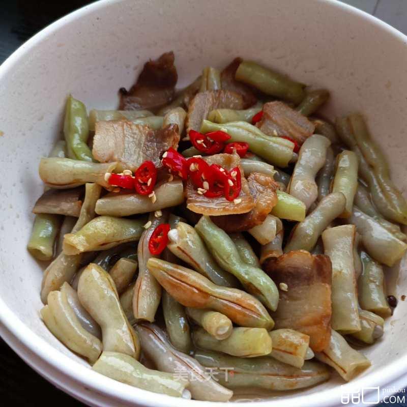 腊肉炖紫芸豆