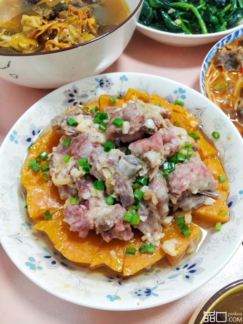 又香又嫩的蒜蓉南瓜蒸排骨