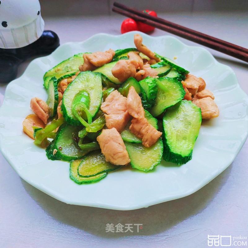 鸡胸肉炒黄瓜片