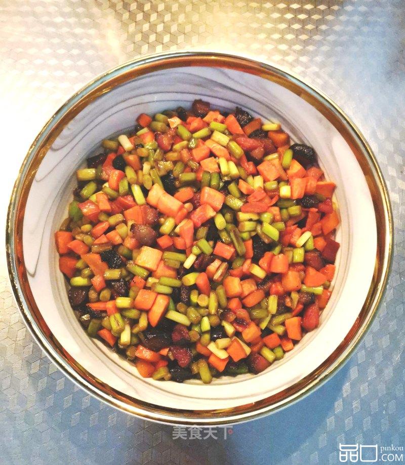 腊肉胡萝卜炒蒜苔