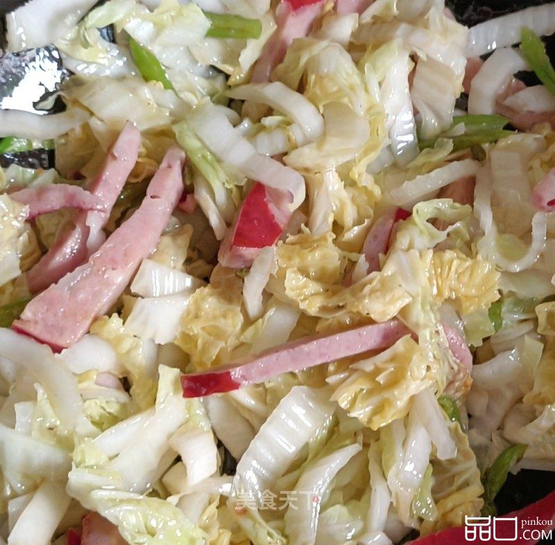 红肠炒白菜