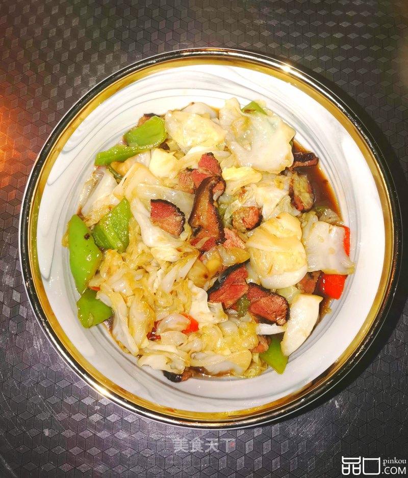 圆白菜尖椒炒腊肉