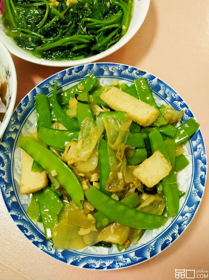 低卡颜值高的开胃酸菜荷兰豆炒肉饼