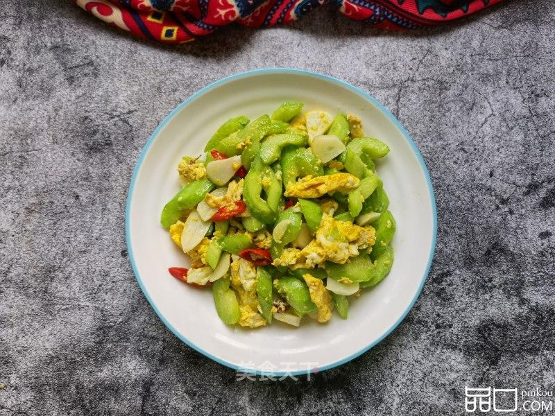 鸡蛋淋炒黄瓜