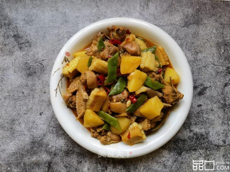 扁豆玉米土豆炖鸡块