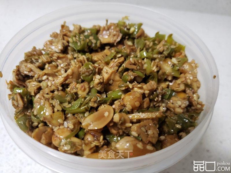 芝麻炒线椒笋子