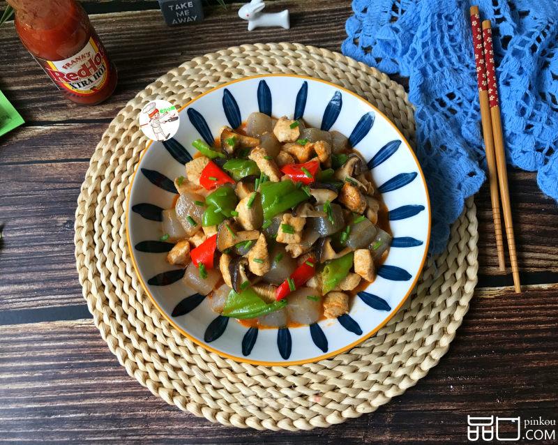 辣椒酱鸡胸肉炒魔芋