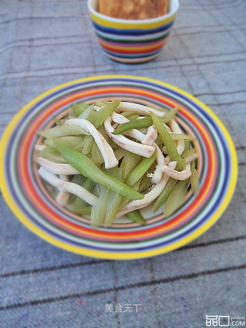 芹菜炒鱿鱼