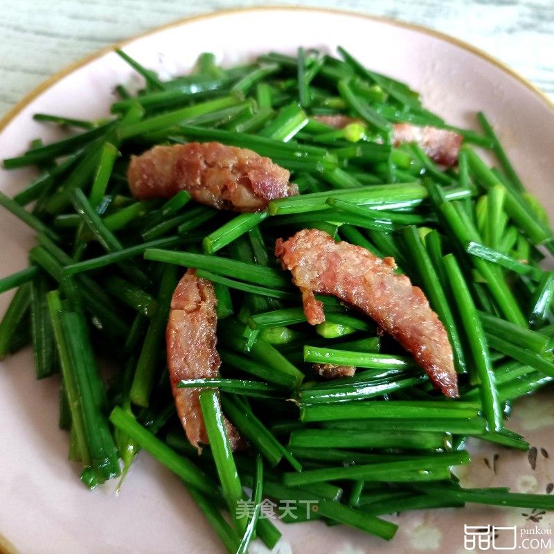 烤肠炒韭苔