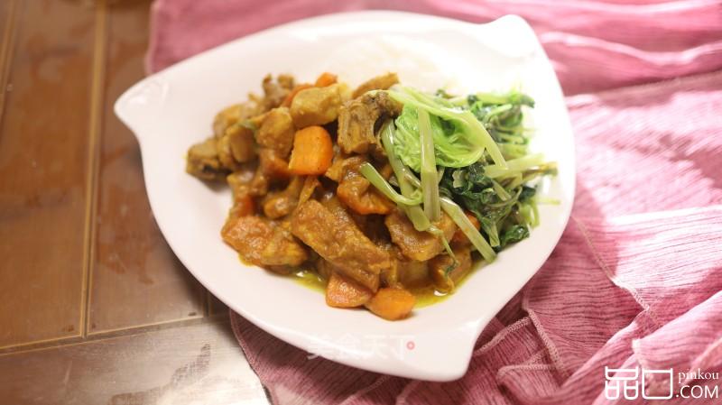 芋头咖喱鸡肉盖烧饭