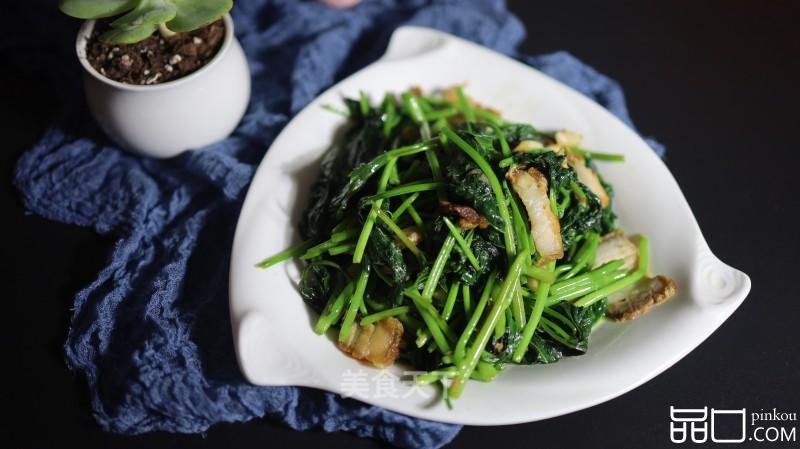 五花肉炒红薯叶