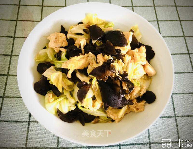 绿甘蓝木耳炒鸡蛋