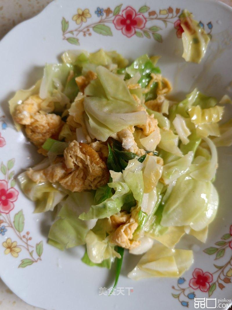 鸡蛋炒包菜