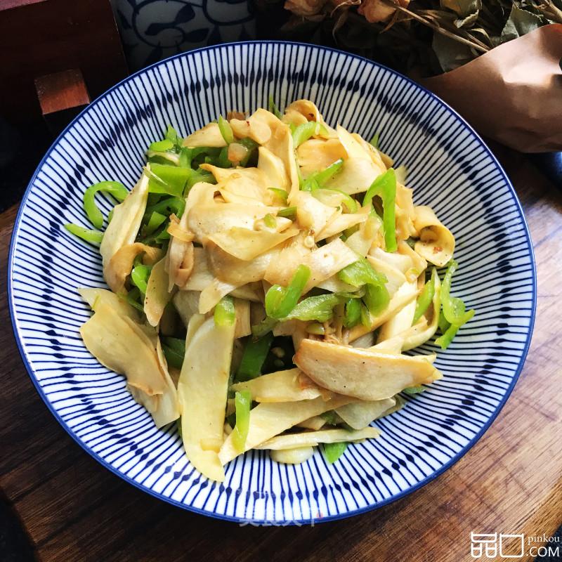 菜椒炒茭白
