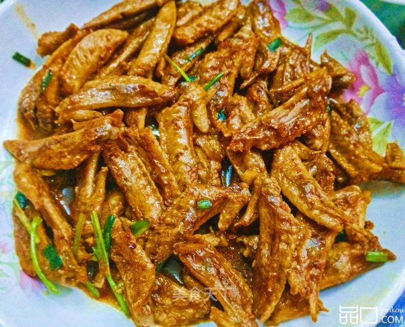 干锅焖鸡尖翅