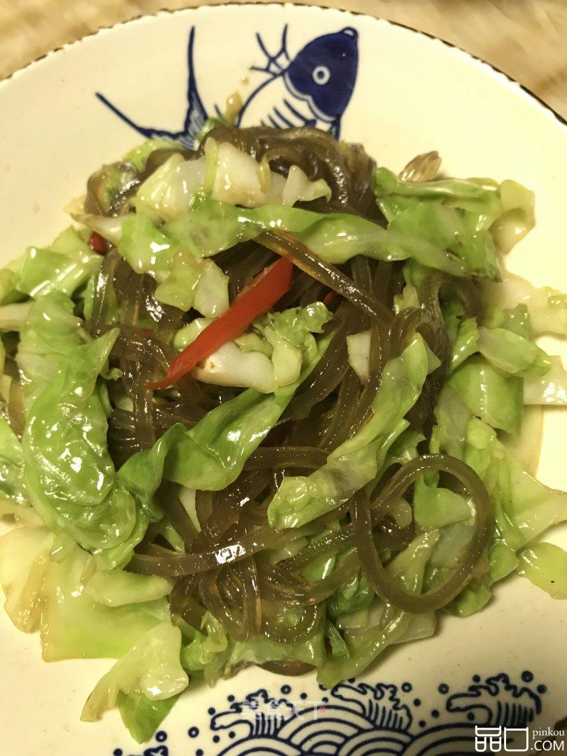 包菜炒红薯粉丝