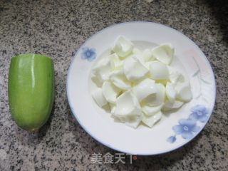 蚝油西葫芦鸡蛋白步骤1