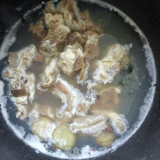 土豆烧牛腩步骤3