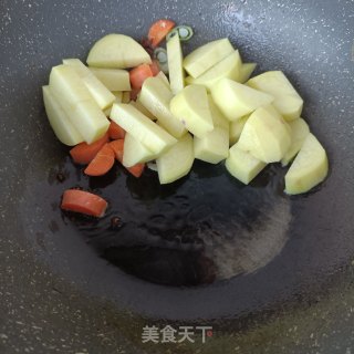 土豆烧牛腩步骤5