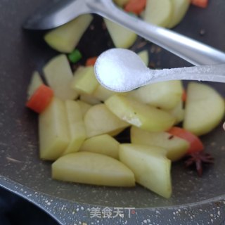 土豆烧牛腩步骤6